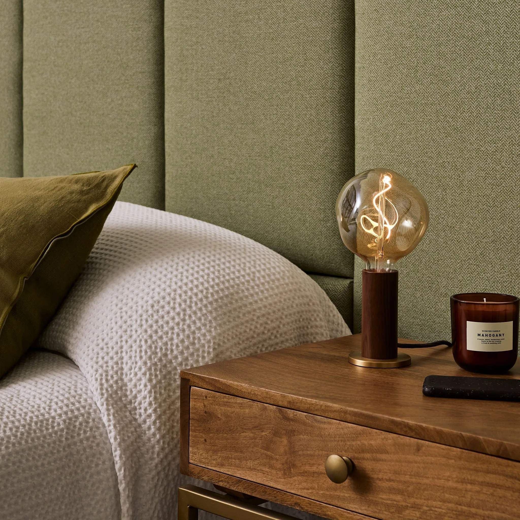 Knuckle Table Lamp in Walnut   Voronoi I